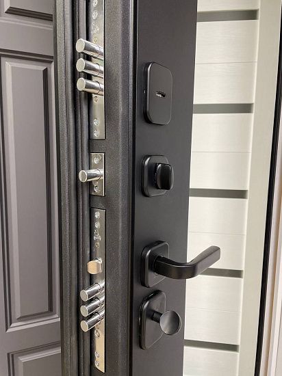 Входная дверь  