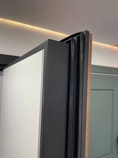 Входная дверь  